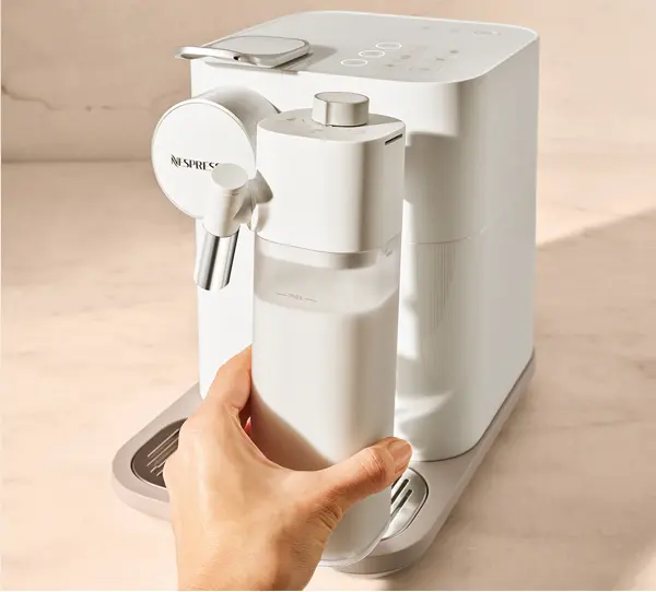 Nespresso Vertuo Next m&aacute; velkou vodn&iacute; n&aacute;drž